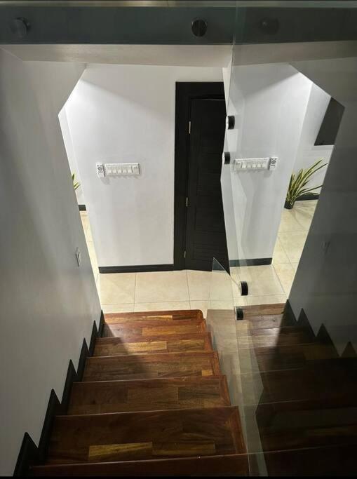 The Jewel Apartment Кингстън Екстериор снимка