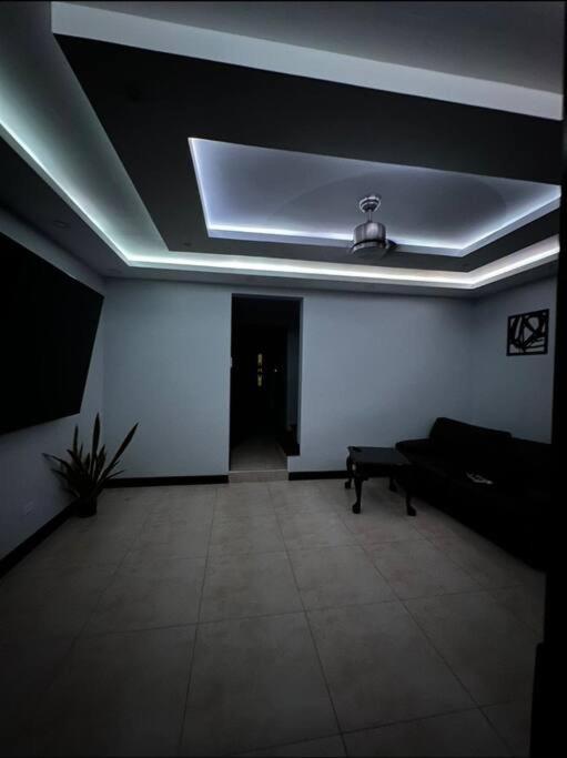 The Jewel Apartment Кингстън Екстериор снимка