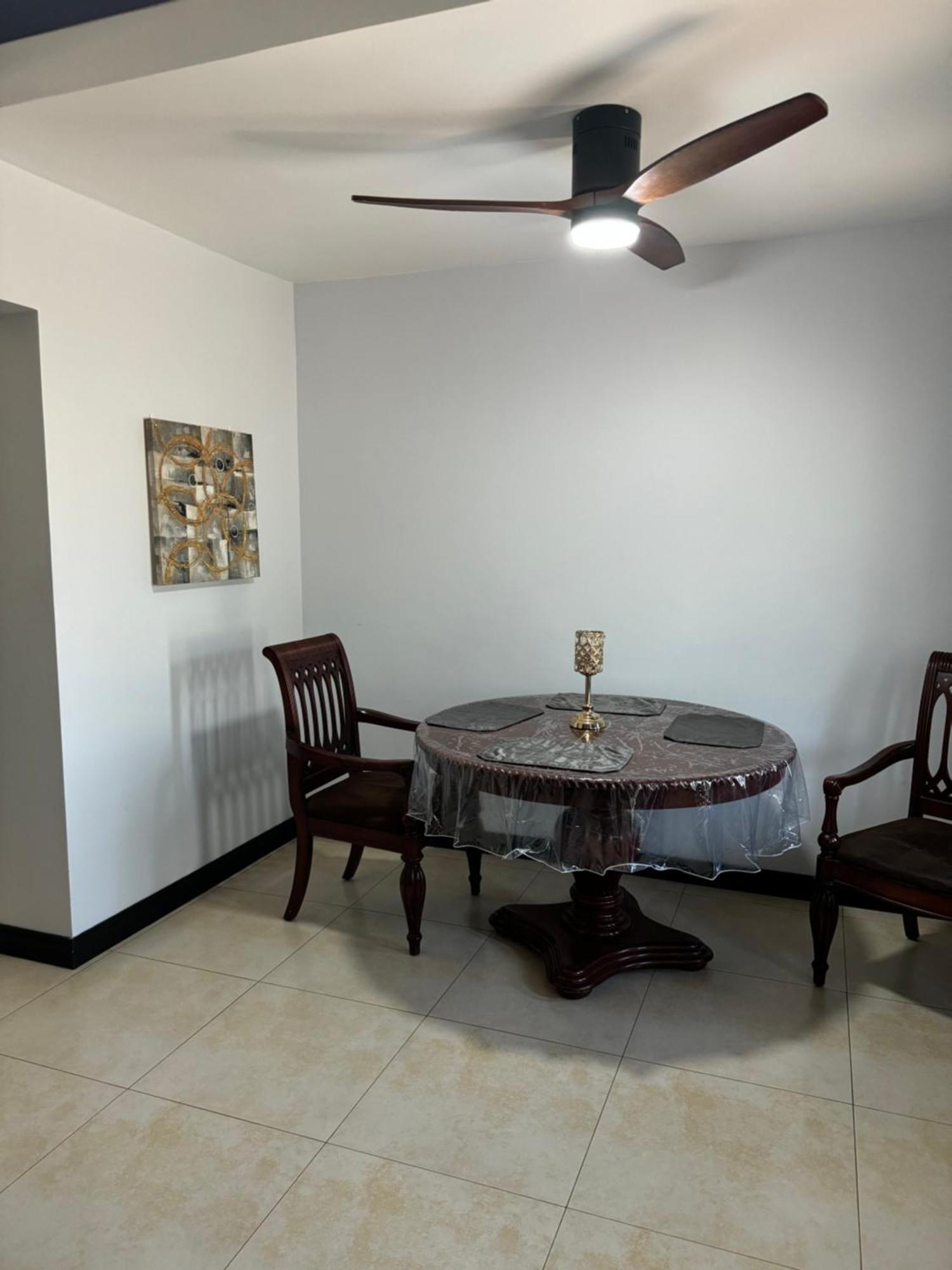 The Jewel Apartment Кингстън Екстериор снимка