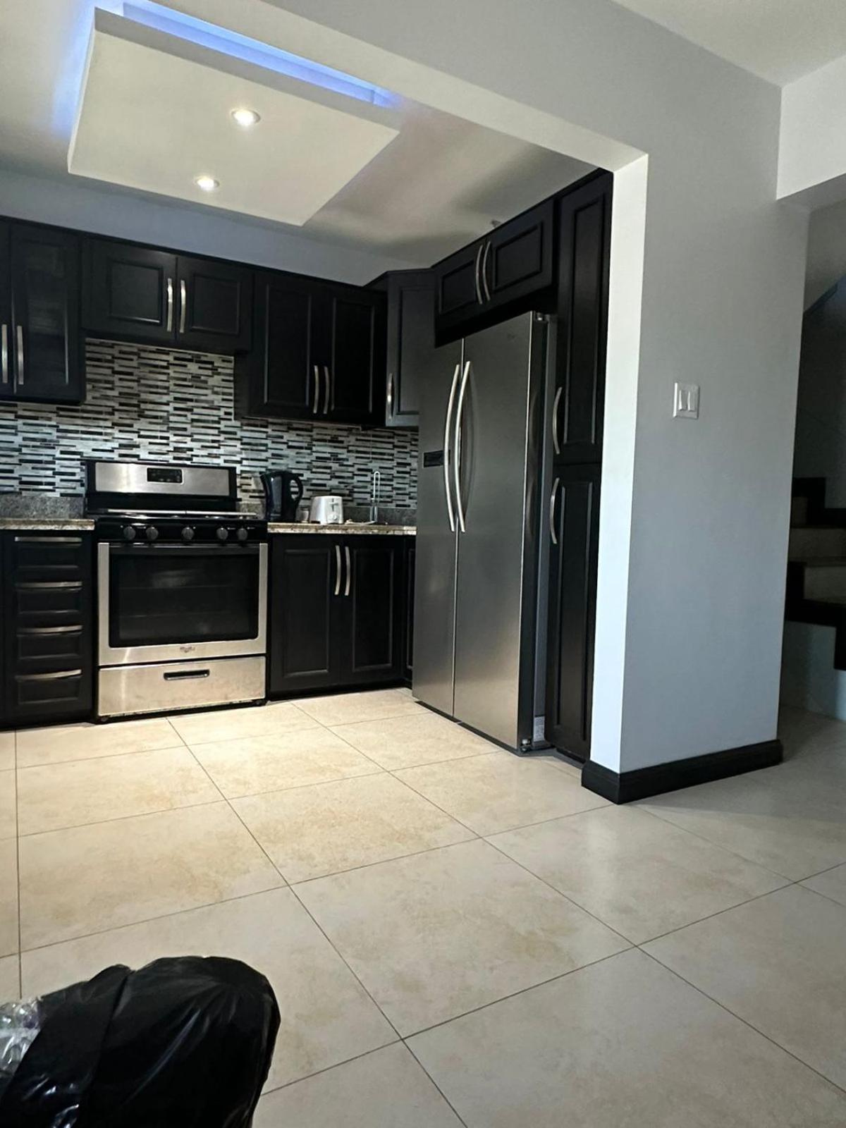 The Jewel Apartment Кингстън Екстериор снимка